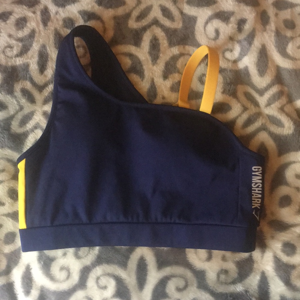 BUY THIS SET😁Sports bra/leggings
